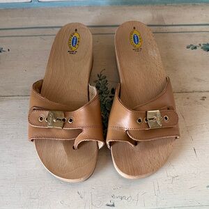 Vintage Dr. Scholl’s Leather Slide Sandals with Toe Strap + Gold Buckle - Tan